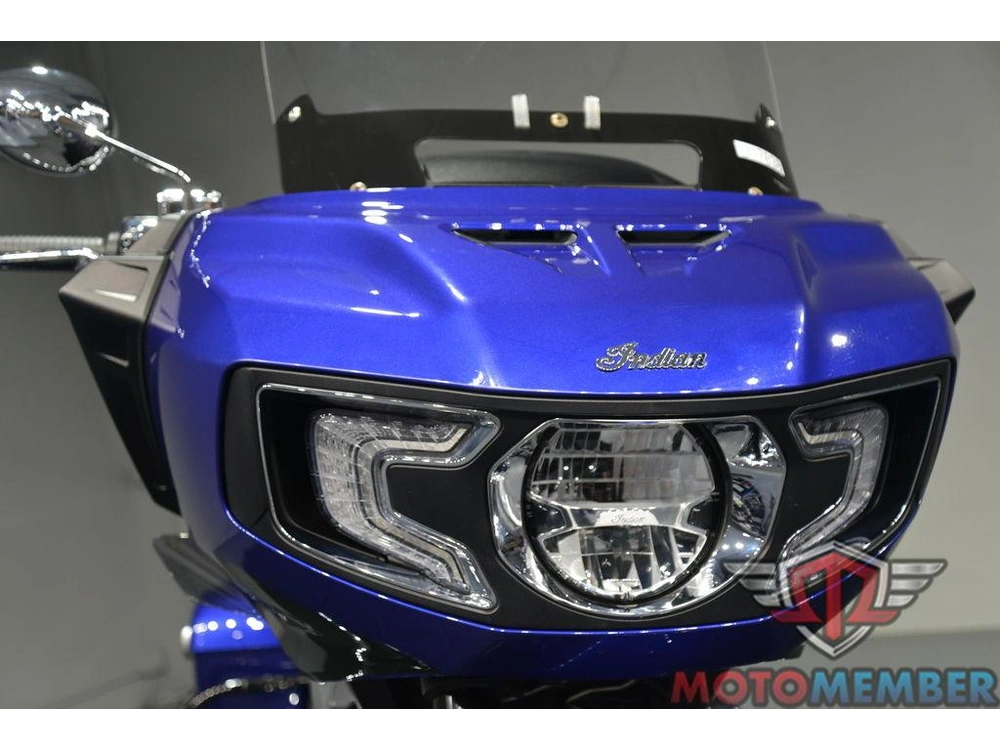 2023 Indian Motorcycle Challenger® Limited Spirit Blue Metallic / Black Metallic alt