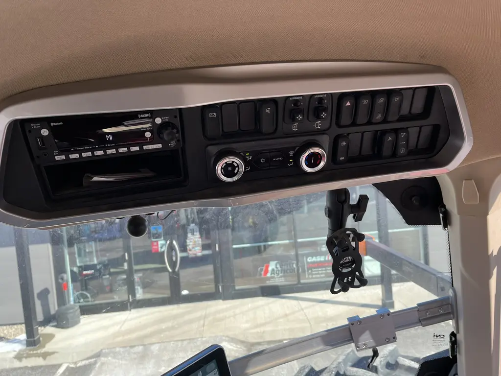 2024 Case IH Optum 300 CVX