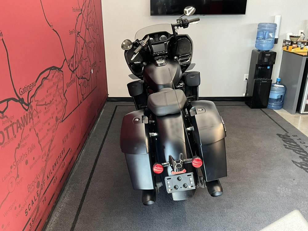 Indian Motorcycle Challenger Dark Horse 2022 alt