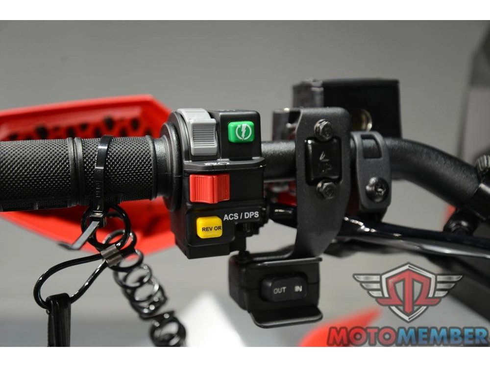 2026 Can-am Renegade X Mr 1000 R Hyper Silver & Legion Red alt