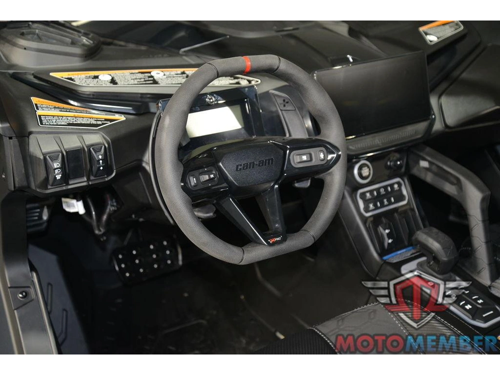 2026 Can-am Maverick R X Rc alt