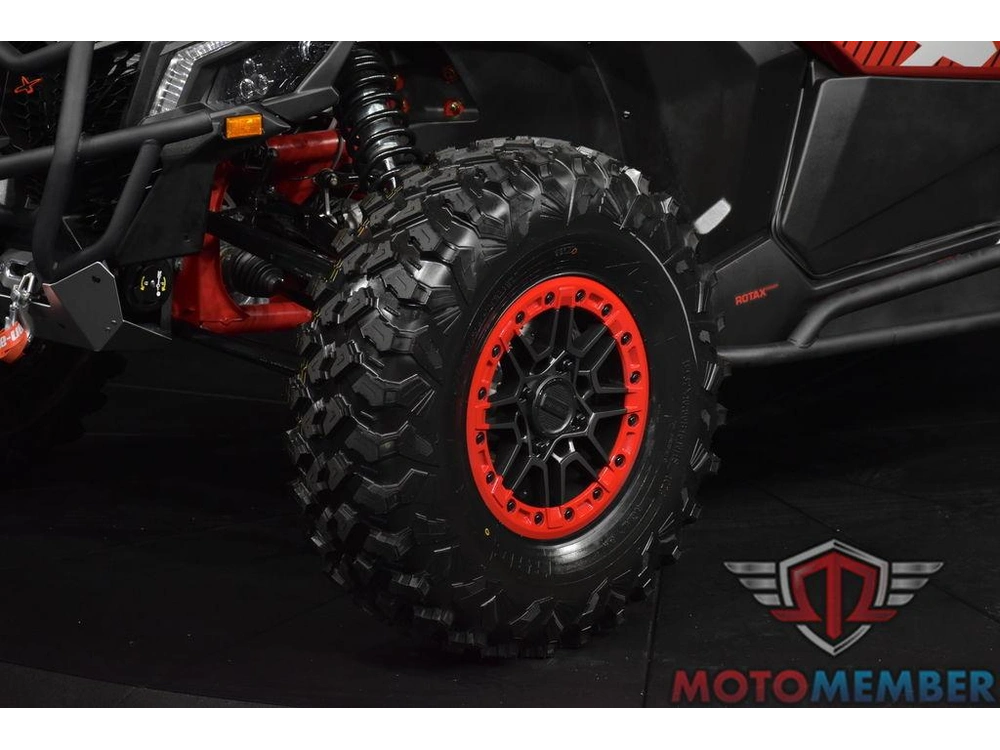 2025 Can-am Maverick X3 Ds Turbo Fiery Red & Hyper Silver alt