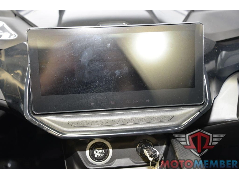 2026 Can-am Maverick R X Rc alt