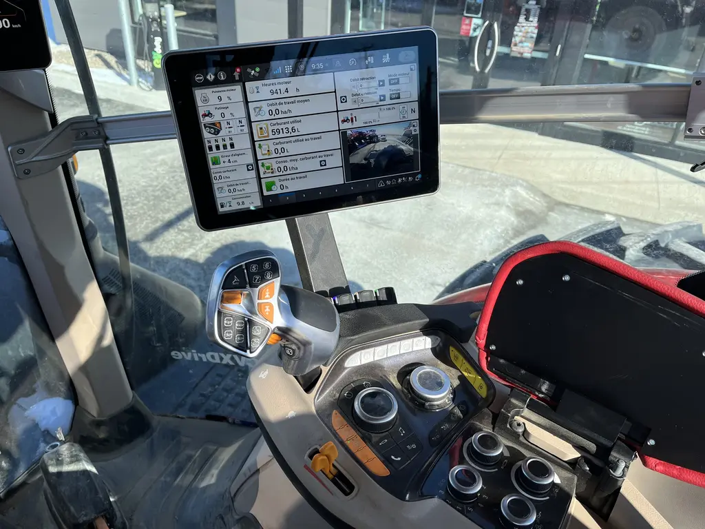 2024 Case IH Optum 300 CVX