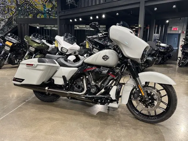 Harley-Davidson CVO Street GlideFLHXSE 2020