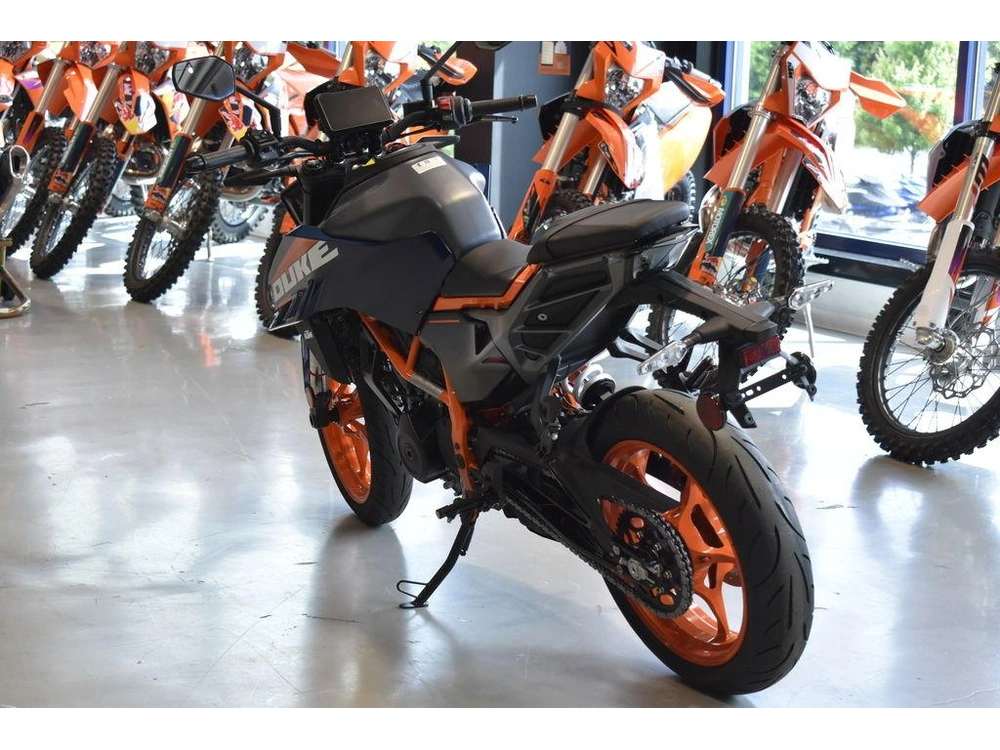 2024 Ktm 390 Duke alt