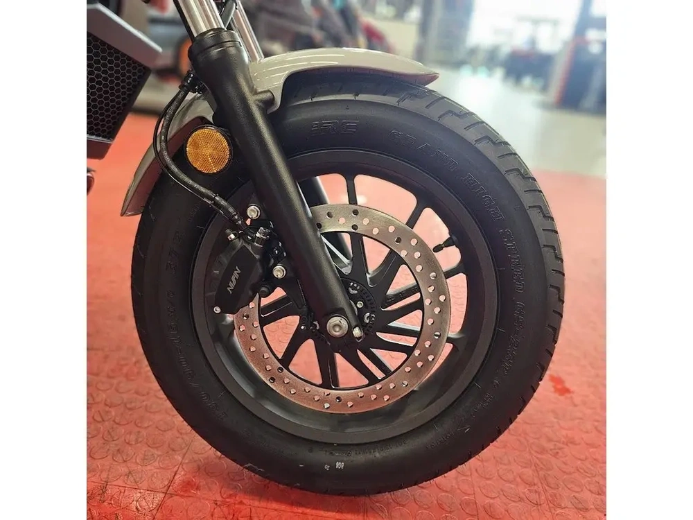 2026 Honda Rebel 300 E-clutch alt