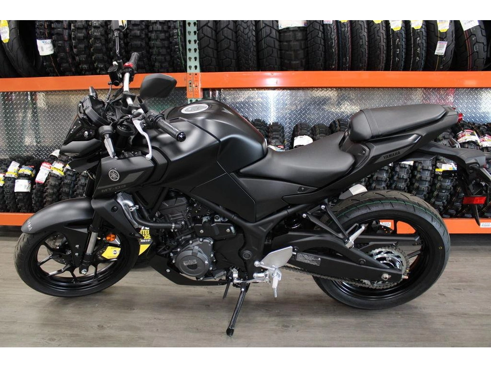 2025 Yamaha Mt-03 alt