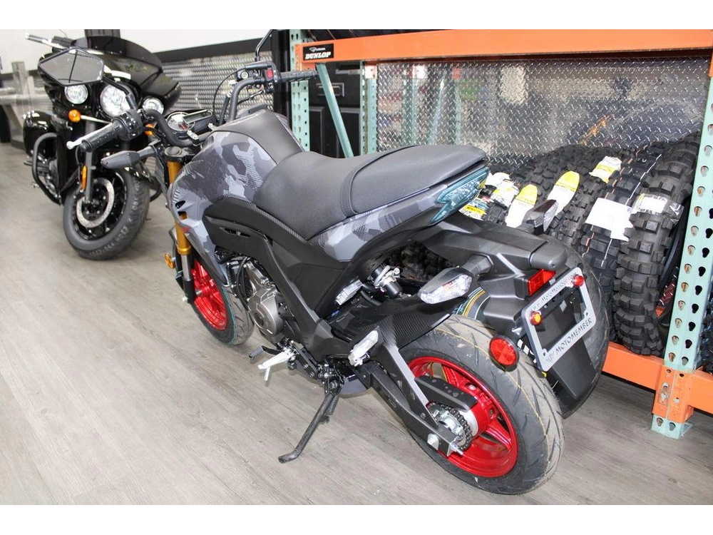 2025 Kawasaki Z125 Pro Cypher Camo Beige alt