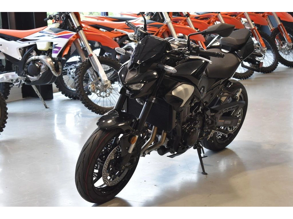 2025 Kawasaki Z900 Abs Metallic Spark Black/metallic Carbon Gray alt