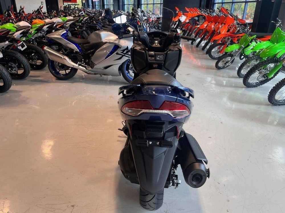 2026 Suzuki Burgman 400 alt