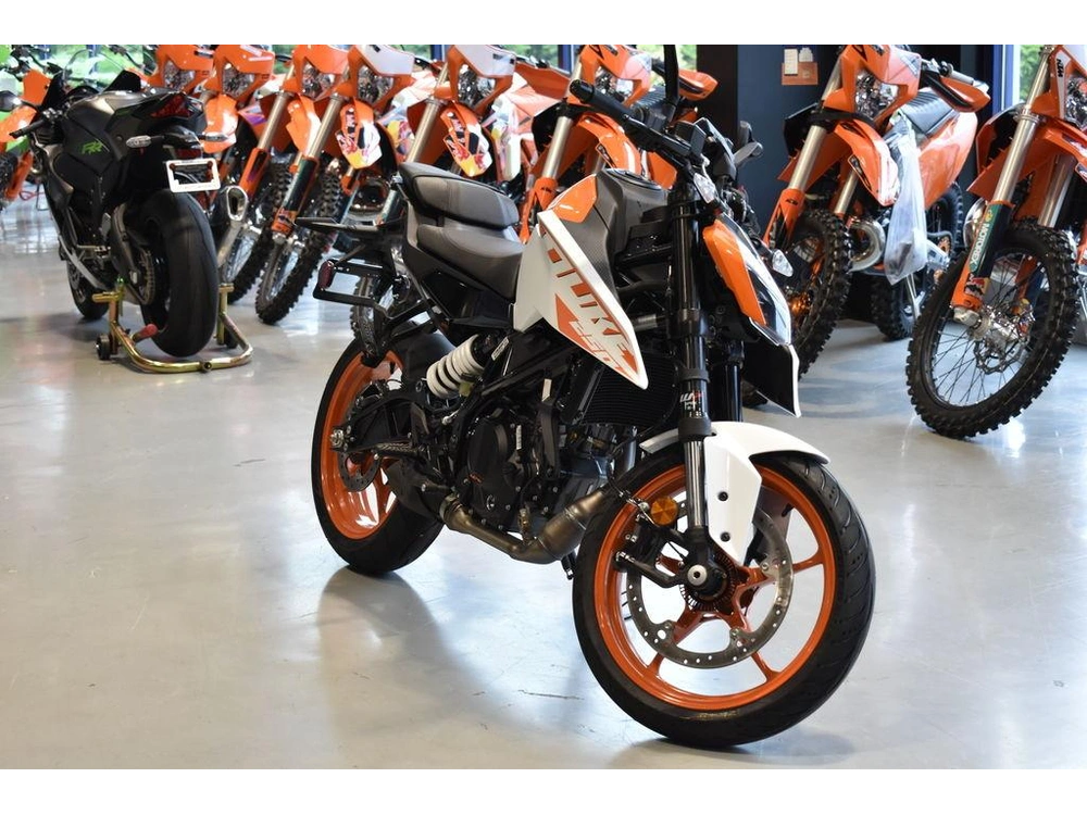 2024 Ktm 250 Duke alt