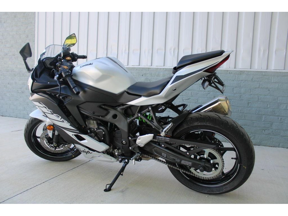 2025 Kawasaki Ninja® Zx™-4rr Abs alt