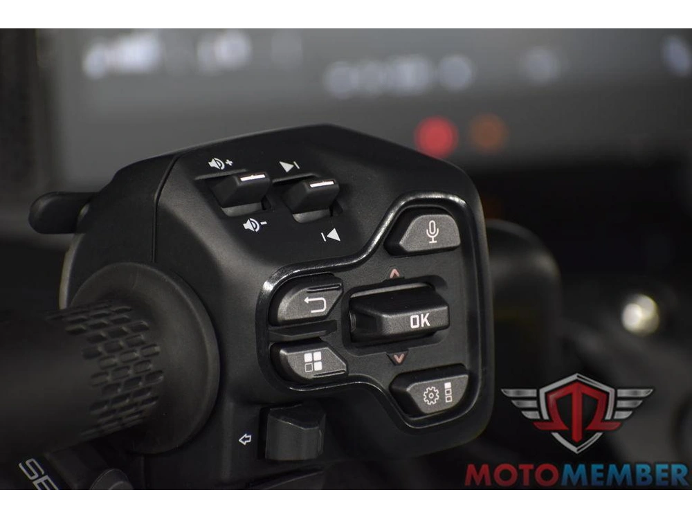 2025 Can-am Spyder Rt Limited Dark Wheels alt