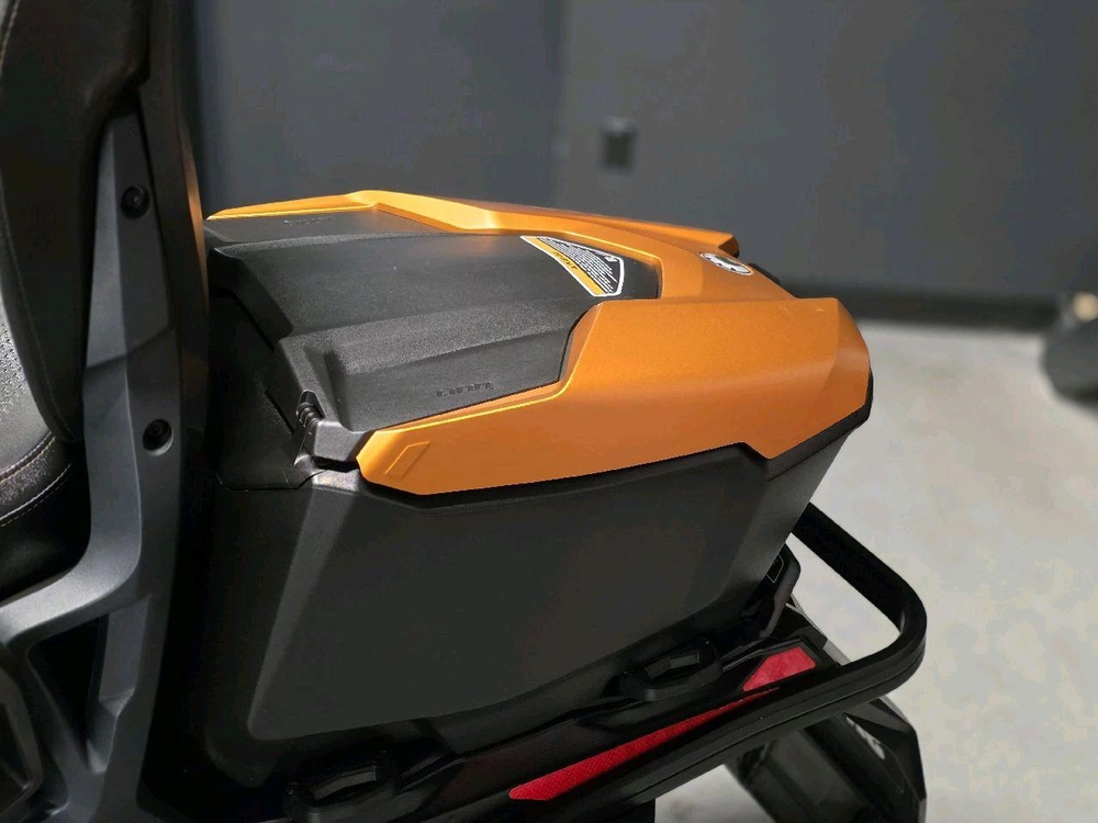 Ski-doo Grand Trg Le Platinum 900 2025 alt