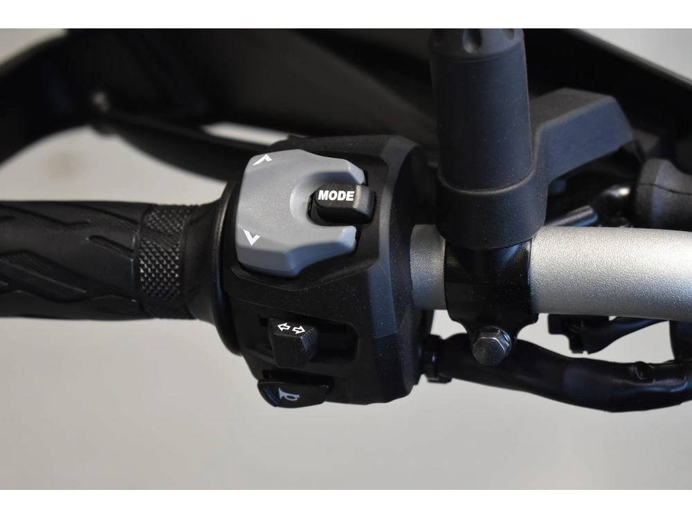 2025 Suzuki V-strom 800de alt