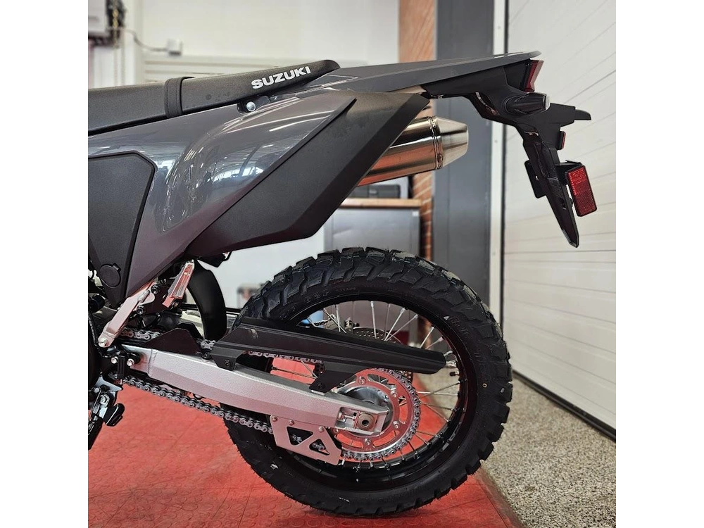 2026 Suzuki Dr-z 4sm alt