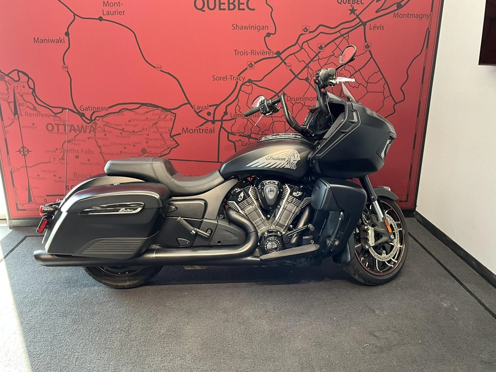 Indian Motorcycle Challenger Dark Horse 2022 alt