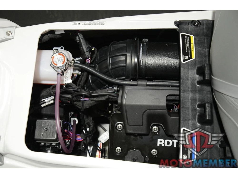 2026 Sea-doo Gtx™ Limited 325 White Pearl Premium alt