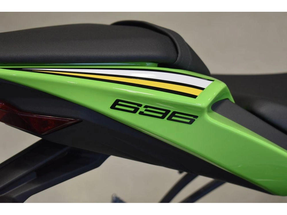 2025 Kawasaki Ninja® Zx™-6r Abs Krt Edition alt