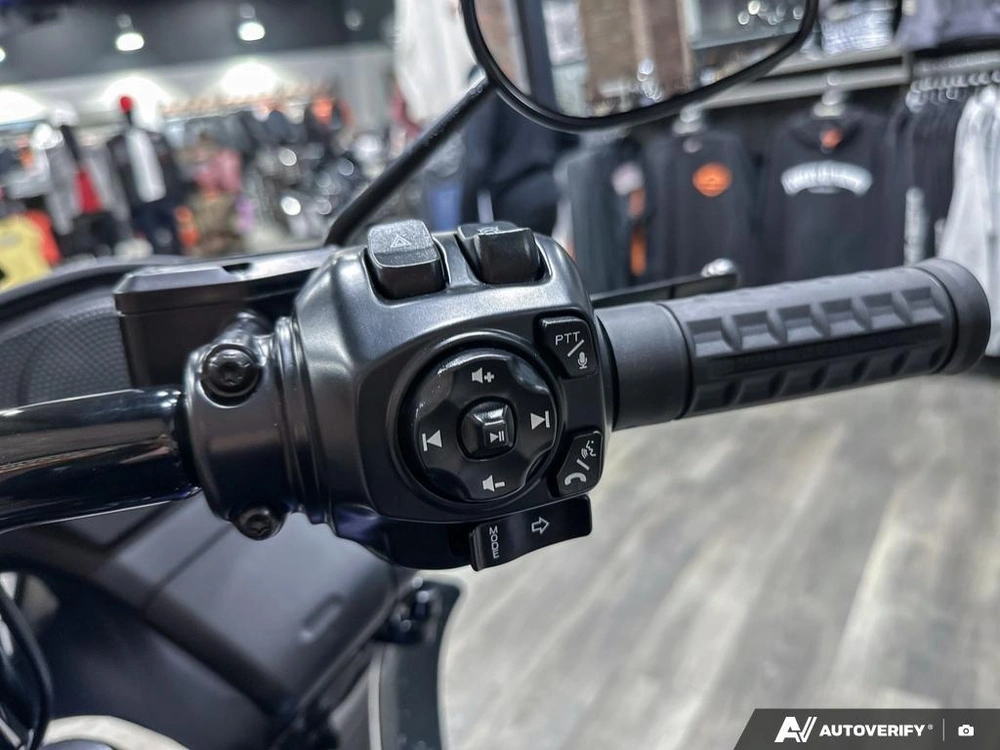 2026 Harley-davidson Road Glide alt