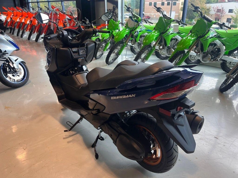 2026 Suzuki Burgman 400 alt