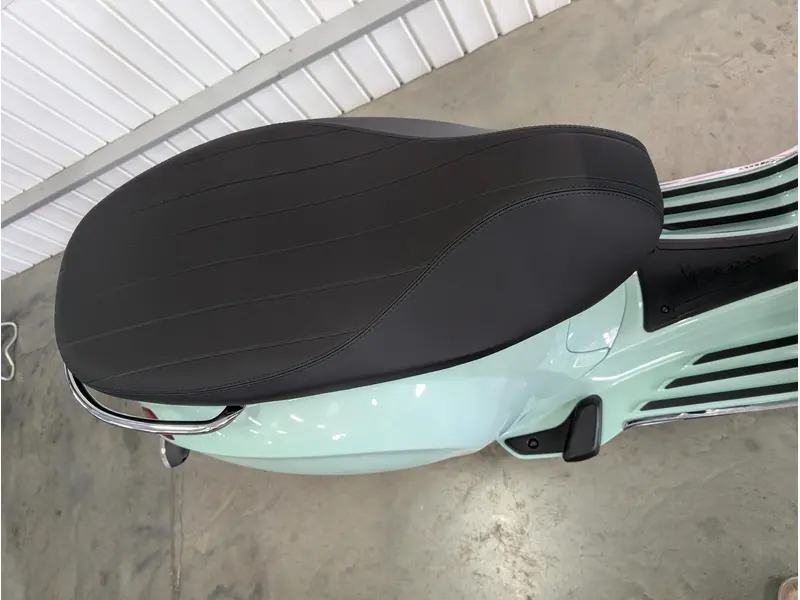 2026 Vespa Primavera 50 thumbnail 9