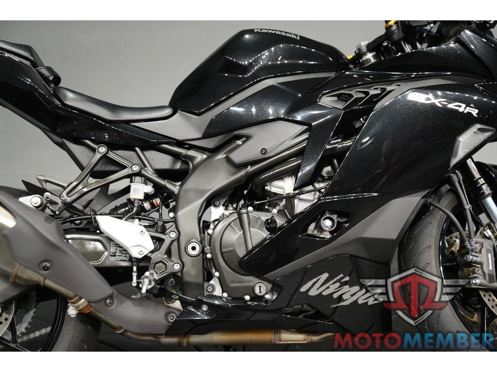 2025 Kawasaki Ninja® Zx™-4r Abs alt