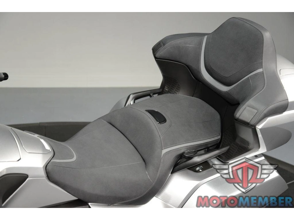 2025 Honda Gold Wing Tour 50th Anniversary alt