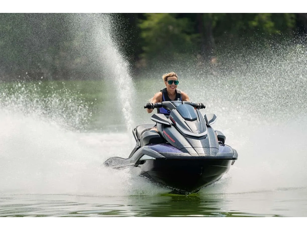 2026 Yamaha Svho alt