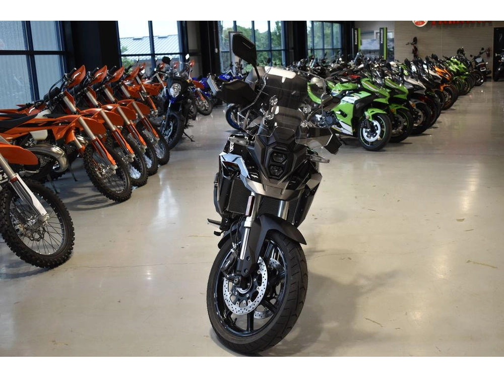 2024 Suzuki V-strom 800 Touring alt