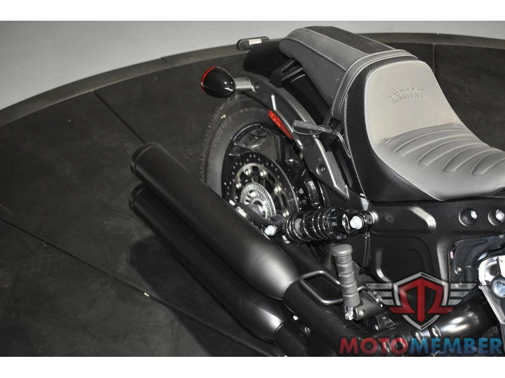 2023 Indian Motorcycle Scout® Bobber Black Metallic alt