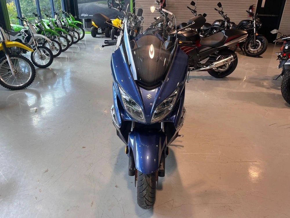 2026 Suzuki Burgman 400 alt