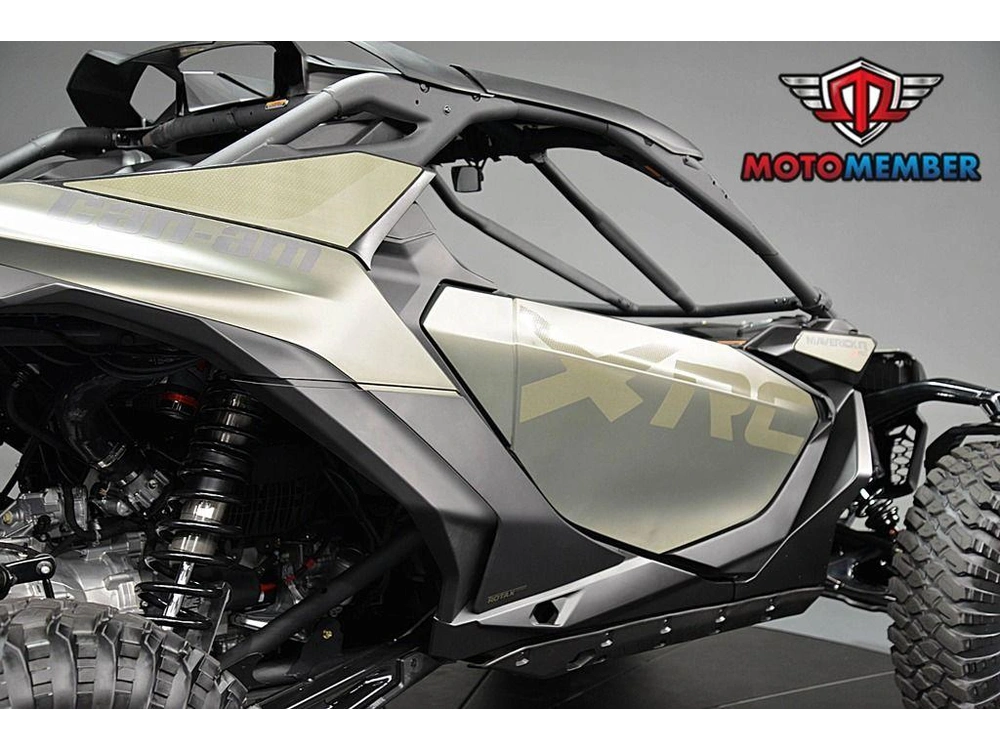 2026 Can-am Maverick R X Rc alt