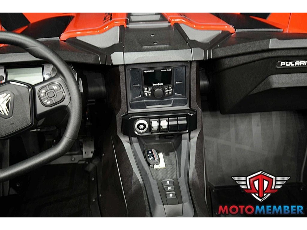 2025 Slingshot Slingshot® S Autodrive Slingshot Red alt