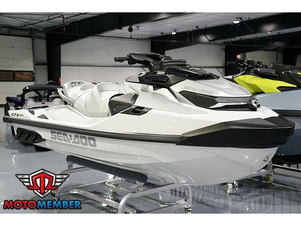 2026 Sea-doo Gtx™ Limited 325 White Pearl Premium alt