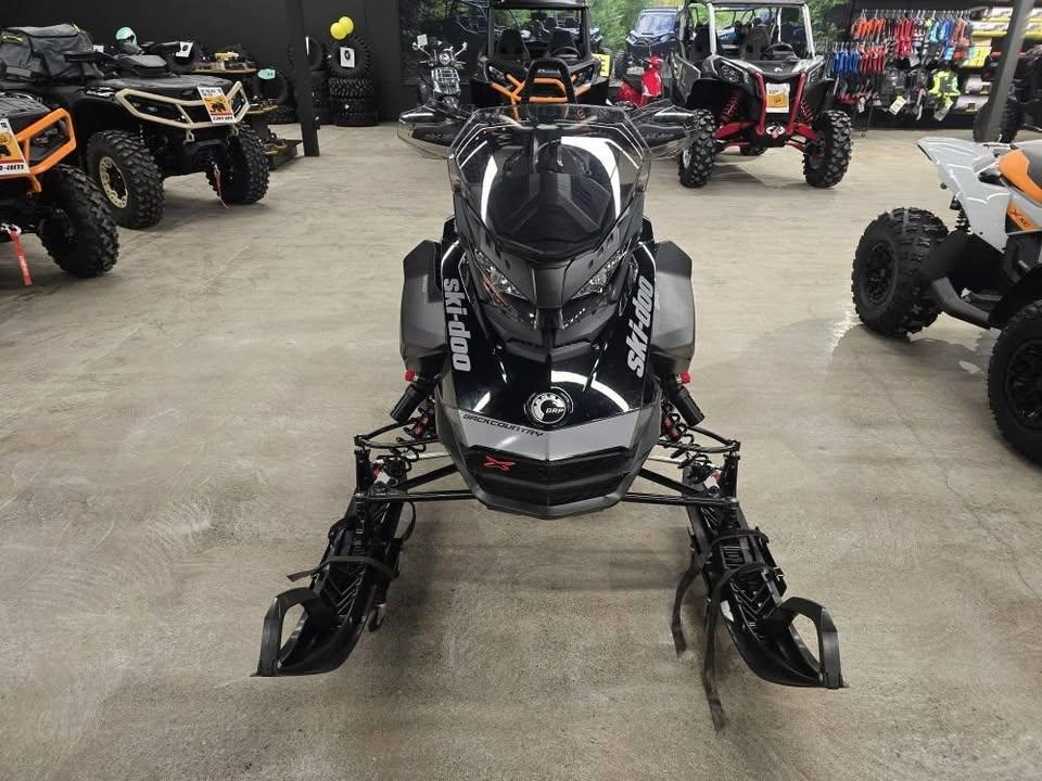 2019 Ski-doo Backcountry X-rs alt