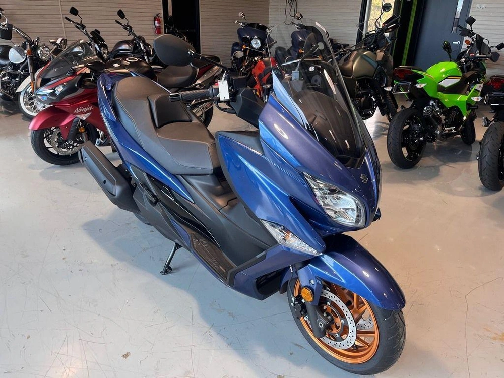 2026 Suzuki Burgman 400 alt