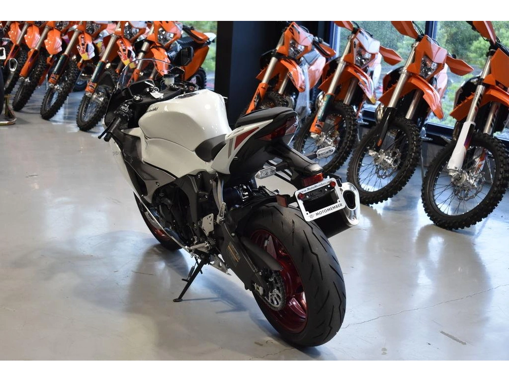 2025 Kawasaki Ninja® Zx™-6r alt