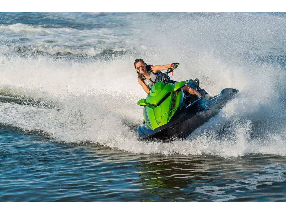 2023 Yamaha Svho alt