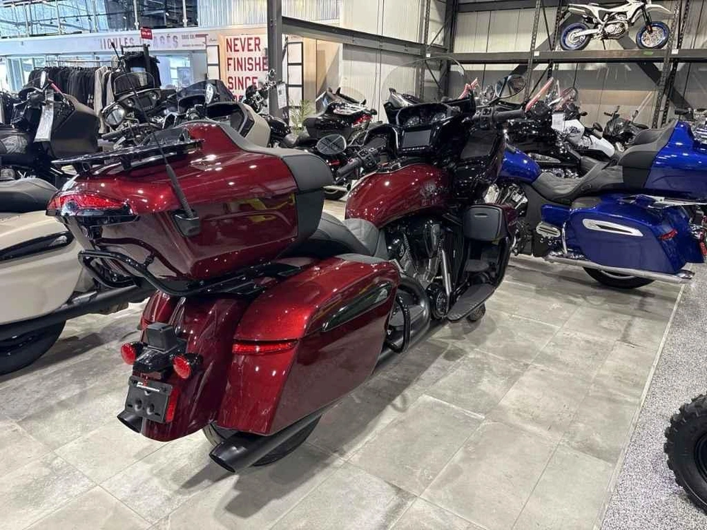 2026 Indian Motorcycle Pursuit Dark Horse + 112 & Audio Package alt