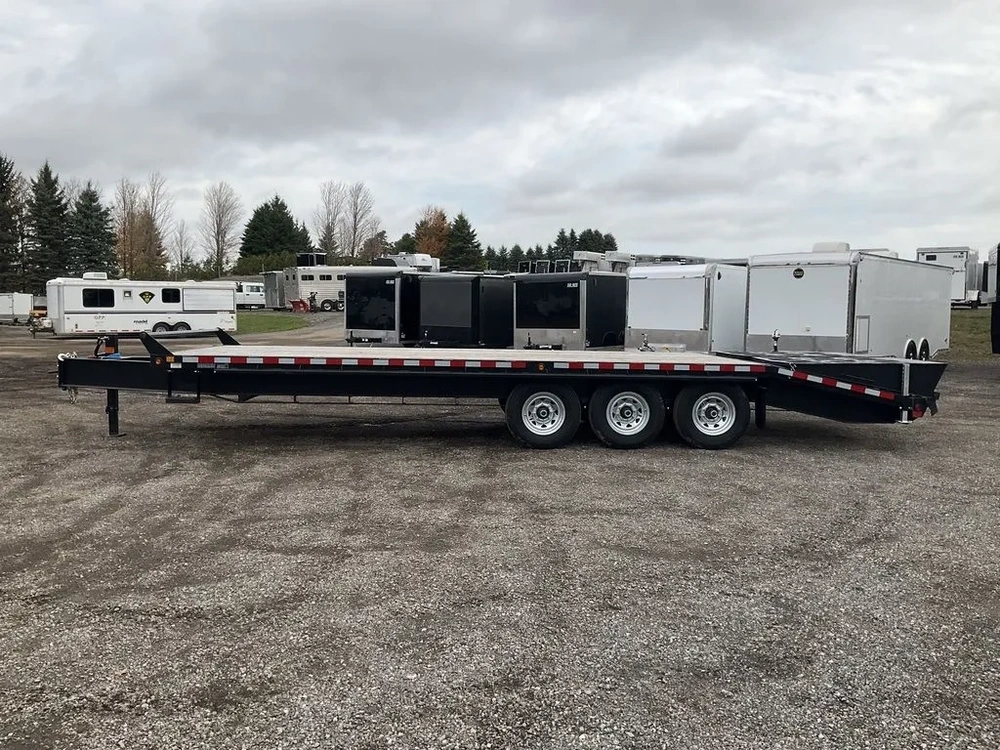 2026 Canada Trailers 8.5x25 10.5 Ton Deckover Equipment Trailer alt