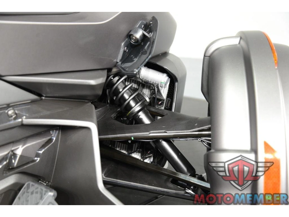 2026 Can-am Spyder Rt Limited Dark alt