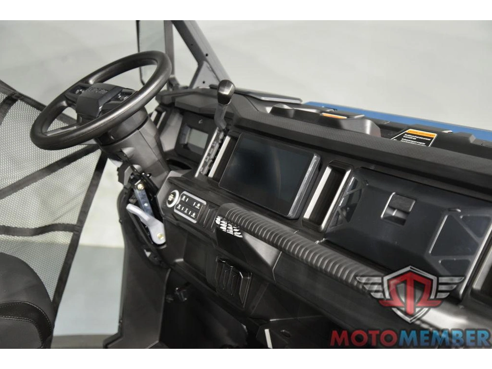 2026 Can-am Defender Max Xt Hd11 With 10.25 In. Infotainment alt