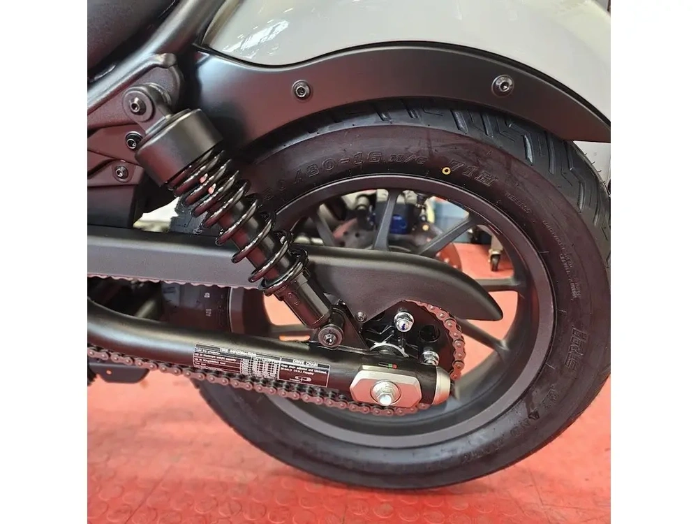 2026 Honda Rebel 300 E-clutch alt