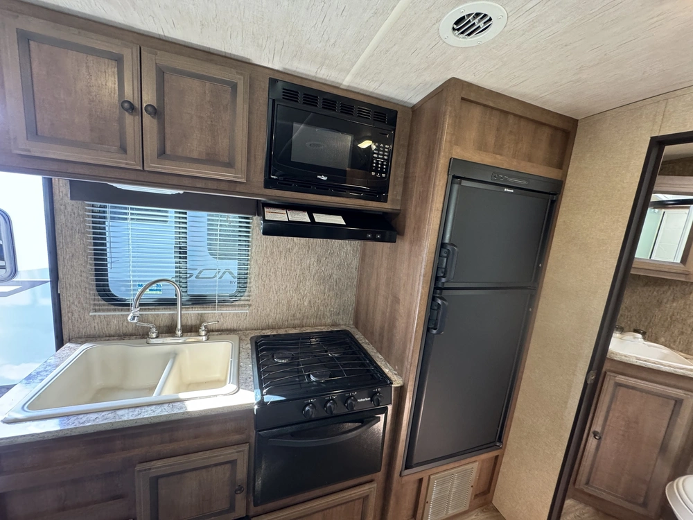 2017 Cruiser Rv Shadow Cruiser 195wbs alt