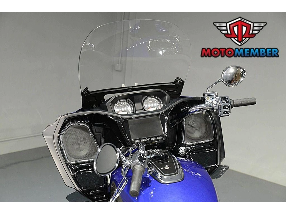 2023 Indian Motorcycle Challenger® Limited Spirit Blue Metallic / Black Metallic alt