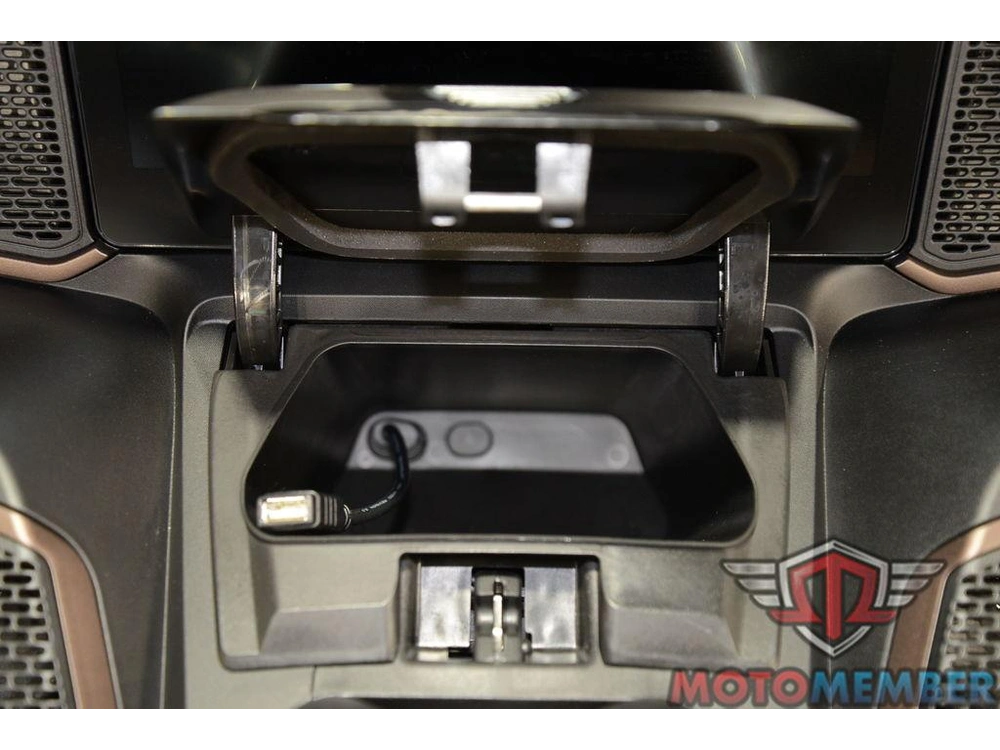 2025 Can-am Spyder Rt Sea-to-sky alt