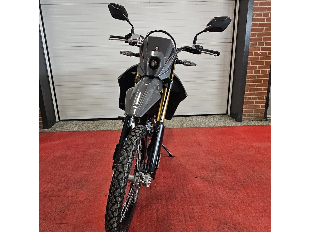 2026 Suzuki Dr-z 4sm alt