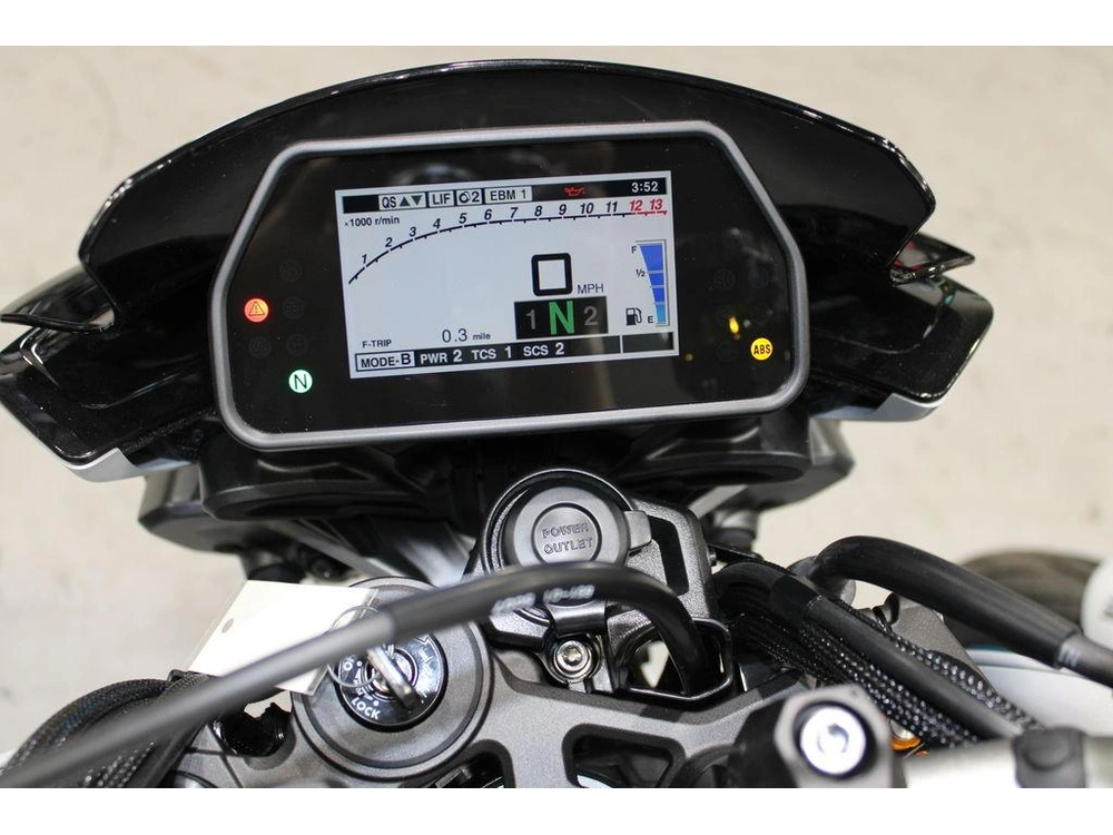 2025 Yamaha Mt-10 alt